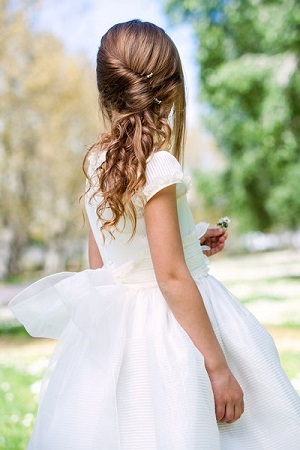 WAVY BRIDAL HAIRSTYLES AT SALON NIA IN RADYR, CARDIFF WAVY BRIDAL HAIRSTYLES AT SALON NIA IN RADYR, CARDIFF