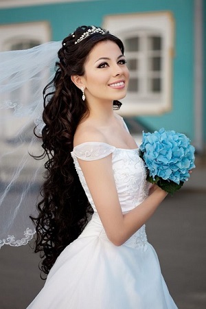 BRIDE'S HAIR EXTENSIONS AT SALON NIA IN RADYR, CARDIFF BRIDE'S HAIR EXTENSIONS AT SALON NIA IN RADYR, CARDIFF
